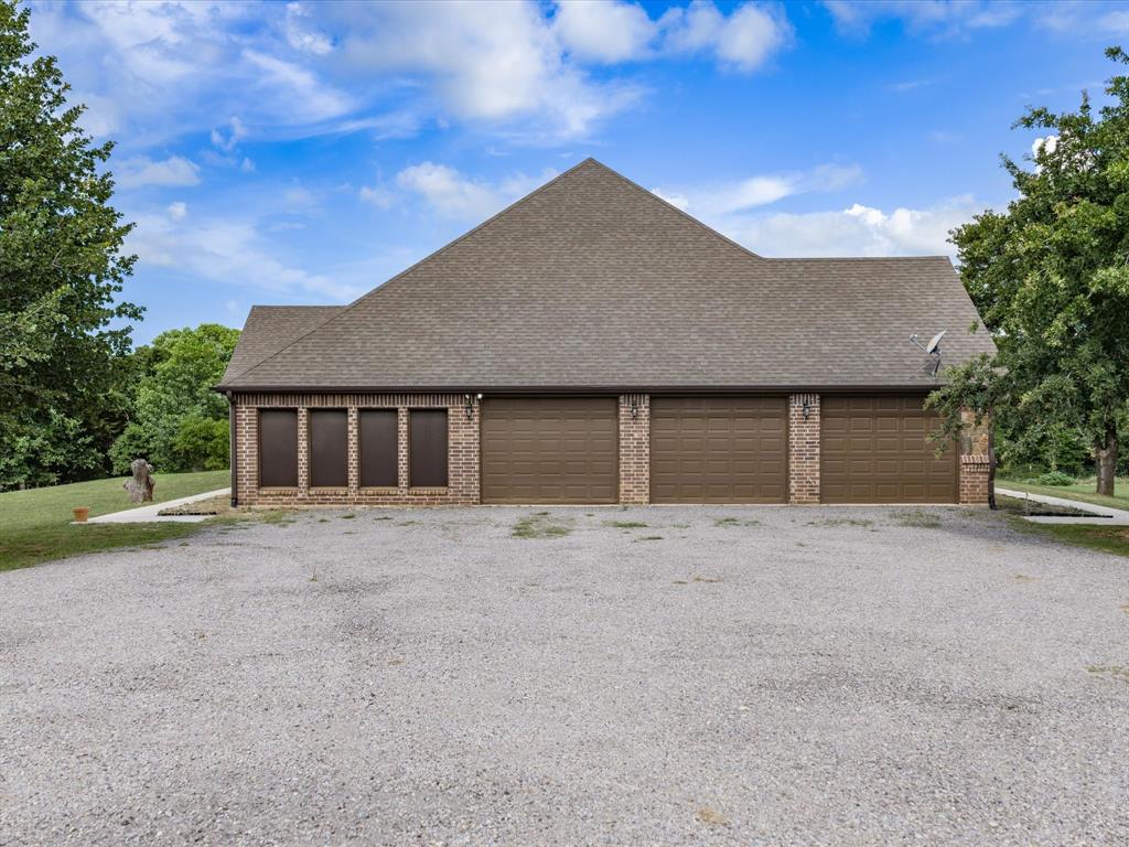 910 County Road 1111 Property Photo 4