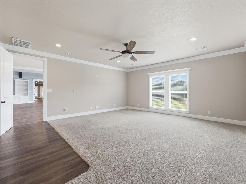 910 County Road 1111 Property Photo 14