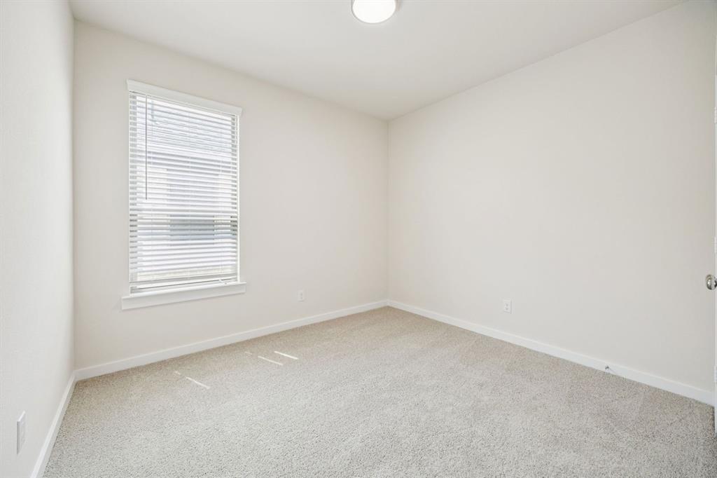 2107 Heatwave Lane Property Photo 31
