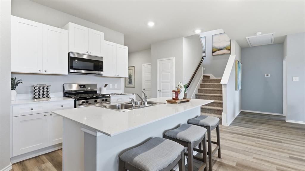 1105 Belhaven Street Property Photo 3