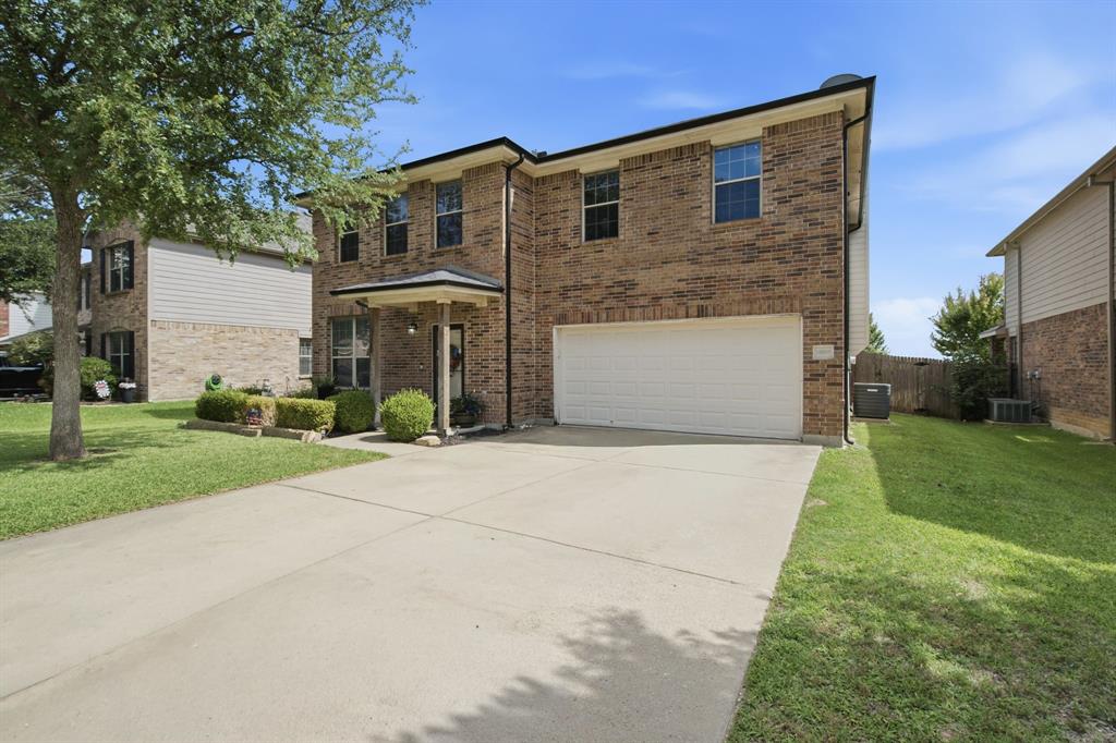 10805 Ambling Trail Property Photo 3
