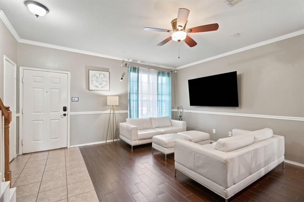 10805 Ambling Trail Property Photo 8