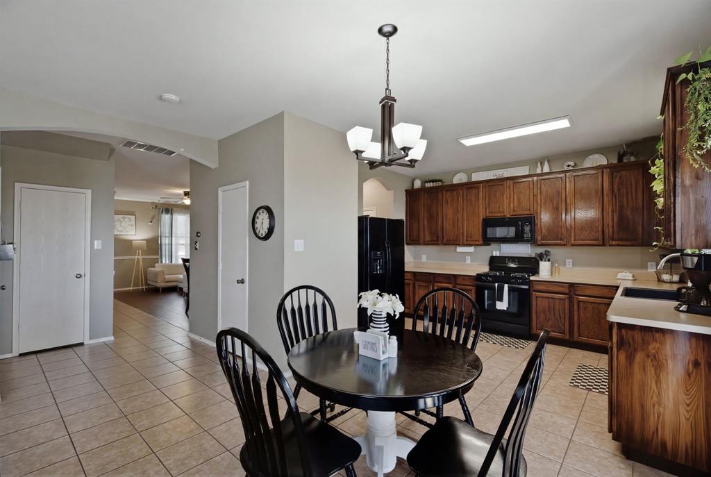 10805 Ambling Trail Property Photo 14