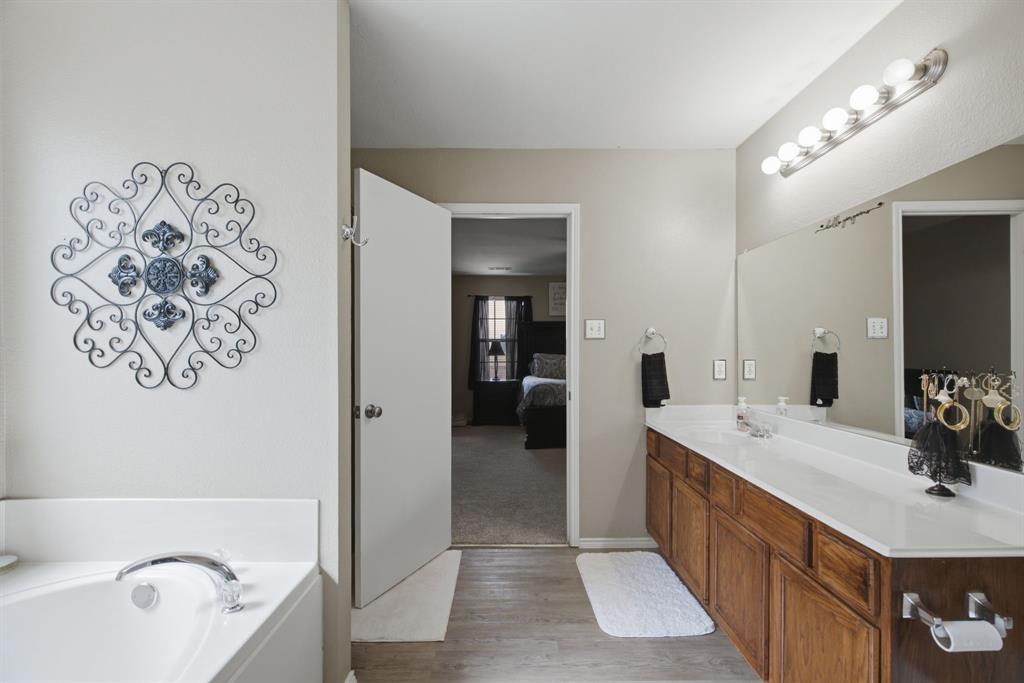 10805 Ambling Trail Property Photo 17