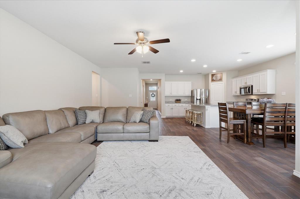 8993 Fair Oaks Drive Property Photo 11
