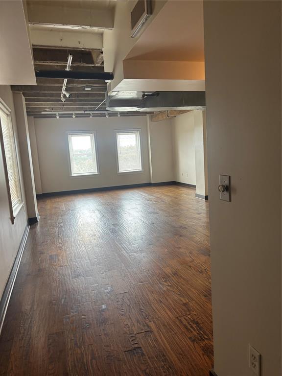 329 E Colorado Boulevard 404 Property Photo 3