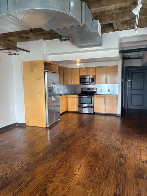 329 E Colorado Boulevard 404 Property Photo 5