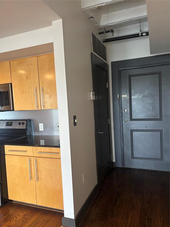 329 E Colorado Boulevard 404 Property Photo 11