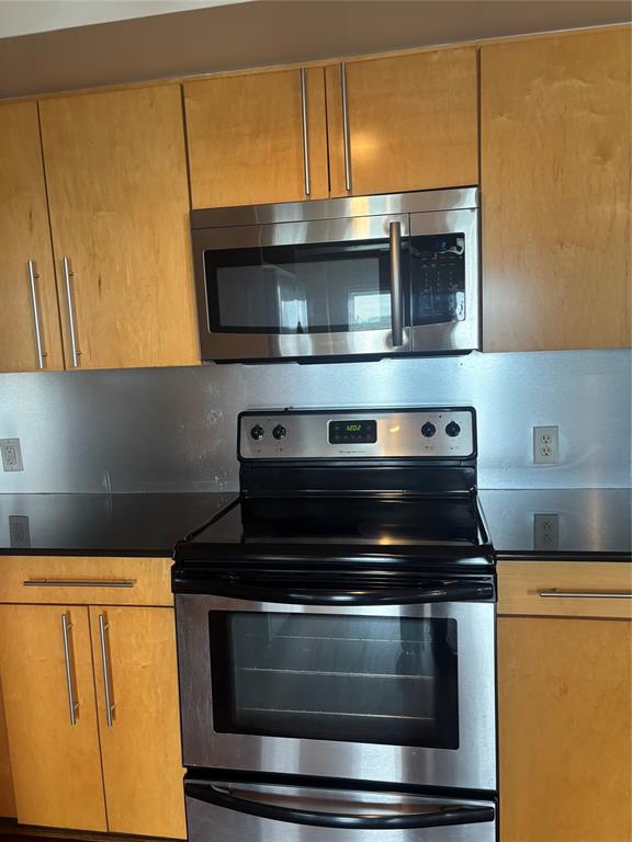 329 E Colorado Boulevard 404 Property Photo 13