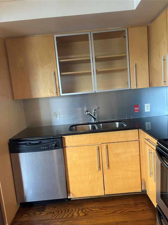 329 E Colorado Boulevard 404 Property Photo 14