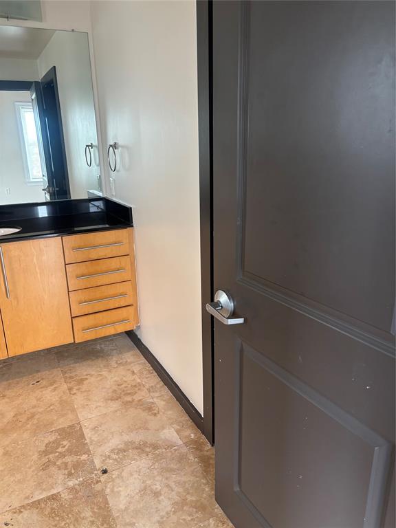 329 E Colorado Boulevard 404 Property Photo 19