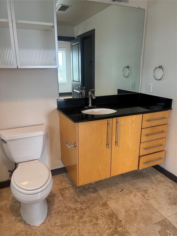 329 E Colorado Boulevard 404 Property Photo 21