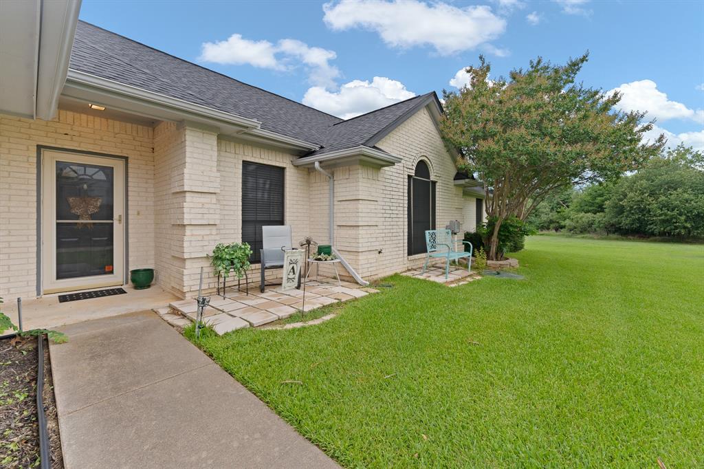 24068 Stonewood Drive Property Photo 5