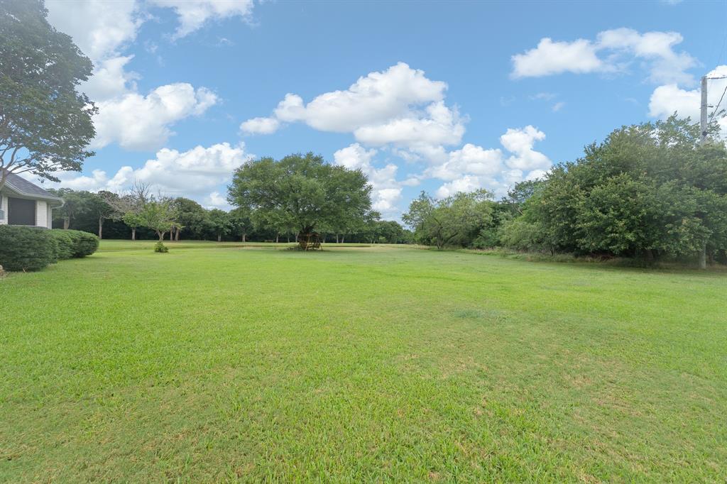 24068 Stonewood Drive Property Photo 6