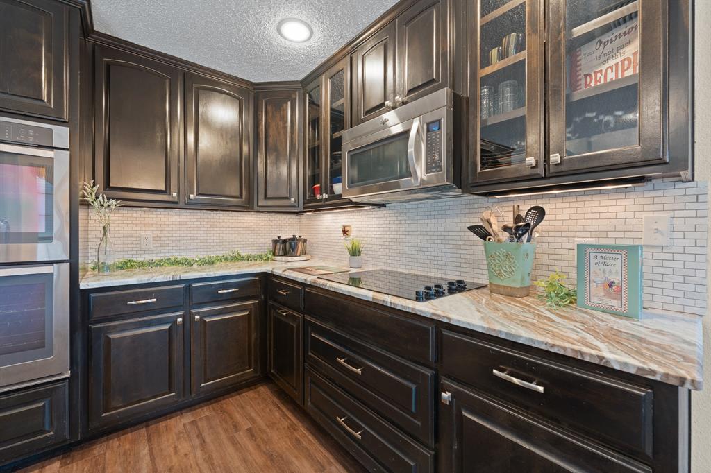 24068 Stonewood Drive Property Photo 8