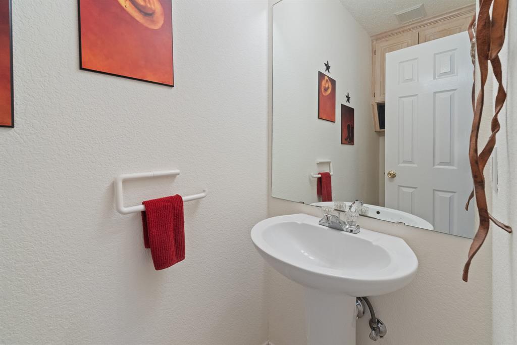 24068 Stonewood Drive Property Photo 26