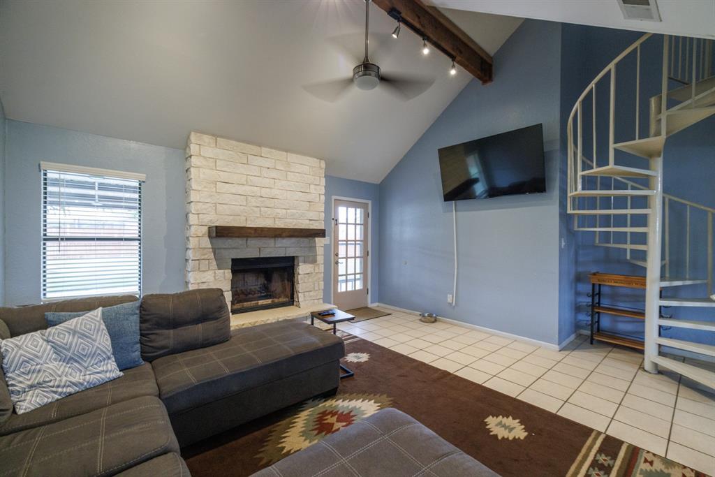 857 Chanticleers Lane Property Photo 3