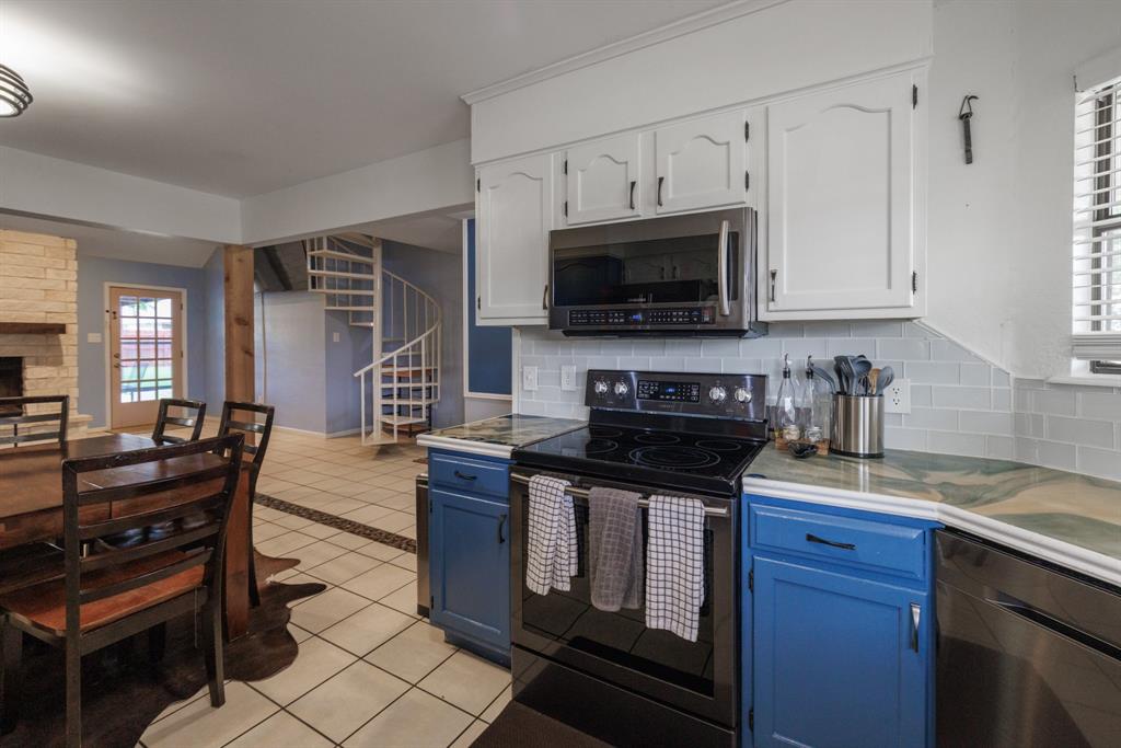 857 Chanticleers Lane Property Photo 8