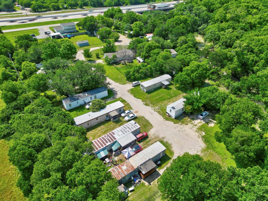 404 S Interstate 35 Road 2 Property Photo 1