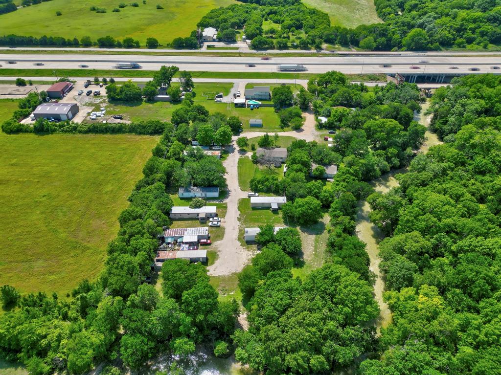 404 S Interstate 35 Road 2 Property Photo 5
