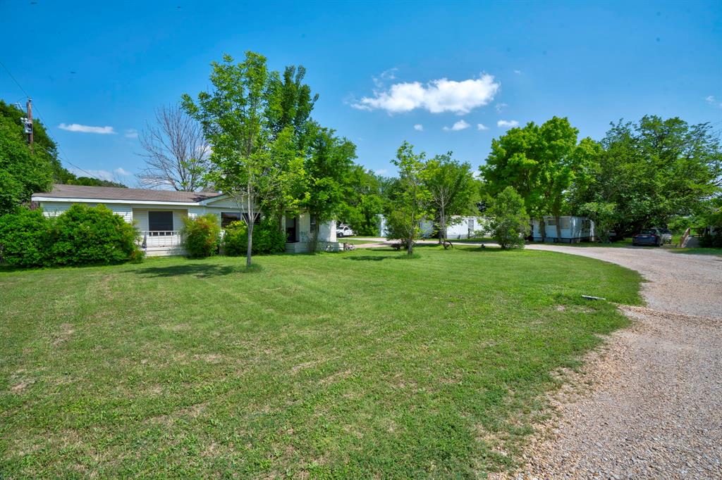404 S Interstate 35 Road 2 Property Photo 9