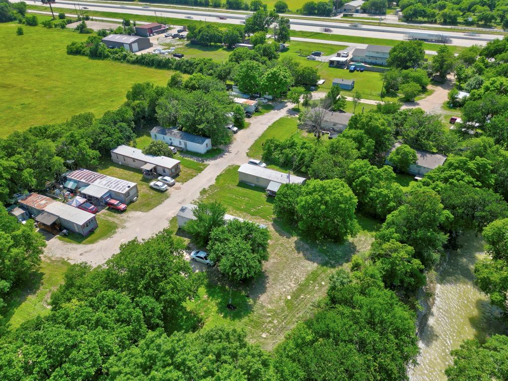 404 S Interstate 35 Road 2 Property Photo 17
