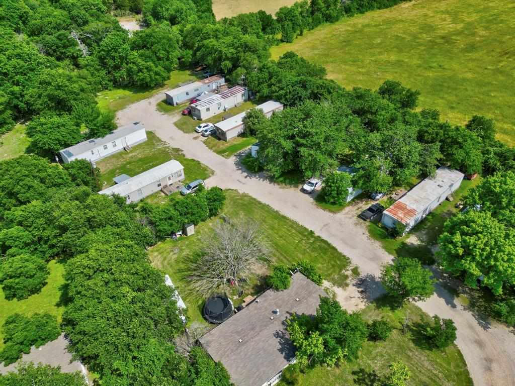 404 S Interstate 35 Road 2 Property Photo 26