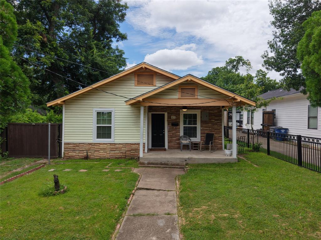 611 Wayne Street Property Photo 1