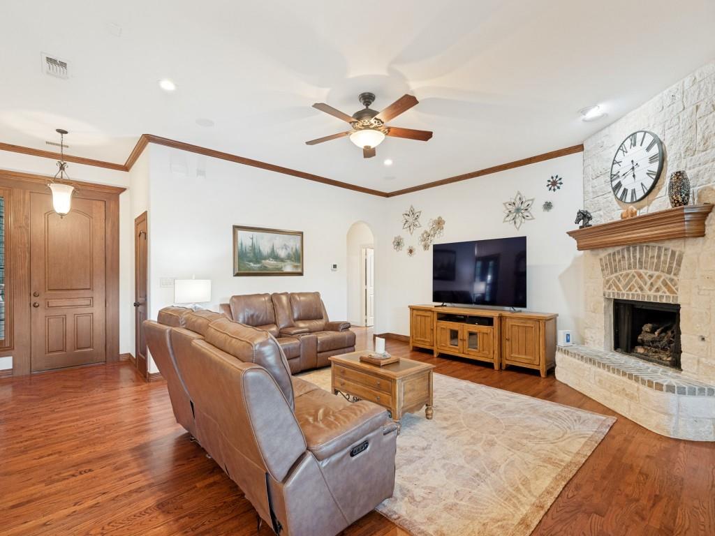 2860 Forest Drive Property Photo 4