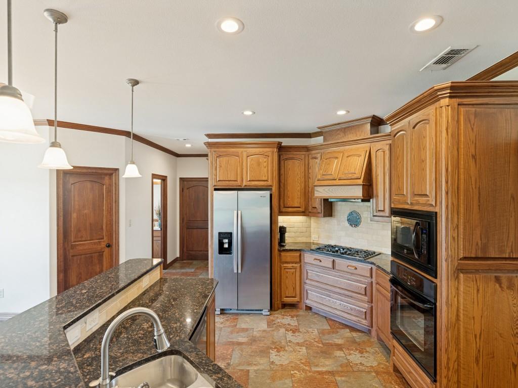 2860 Forest Drive Property Photo 9