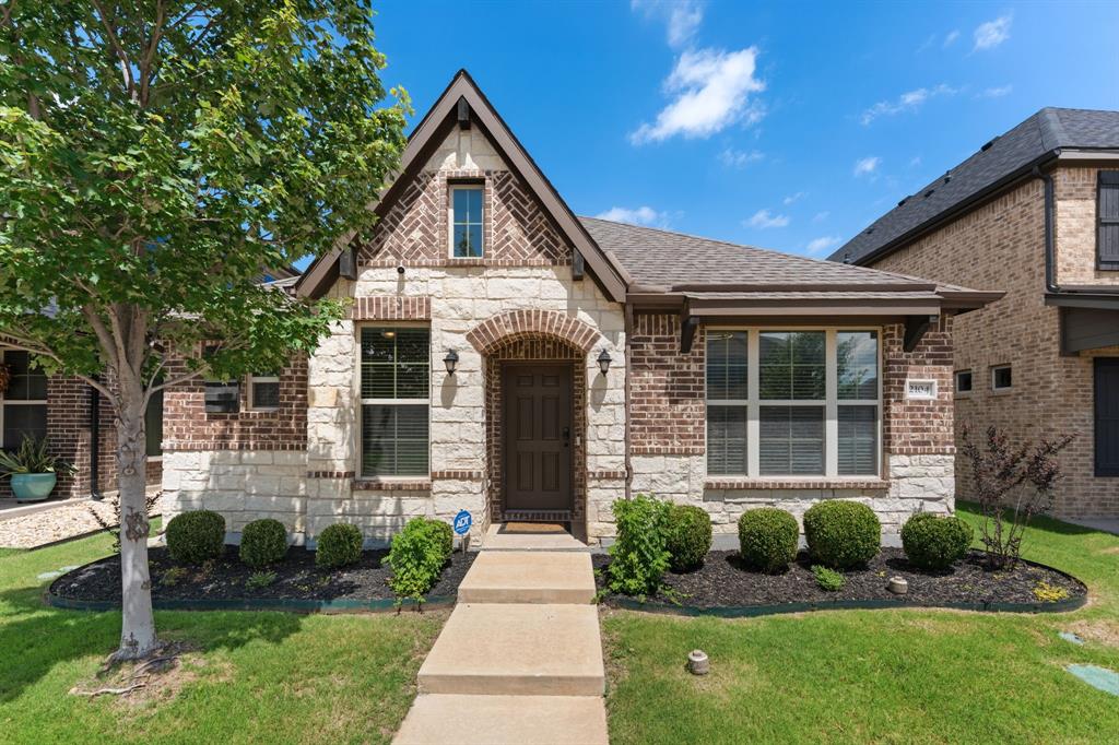 2104 Barx Drive Property Photo 1