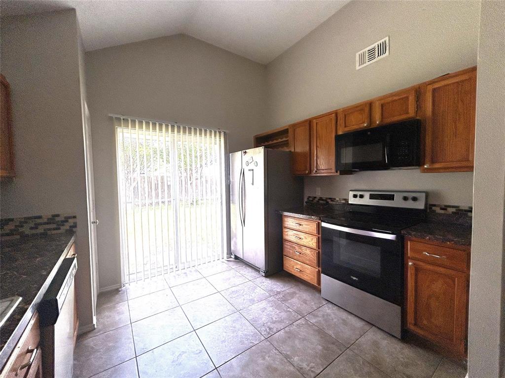 8625 Douglas Avenue Property Photo 6