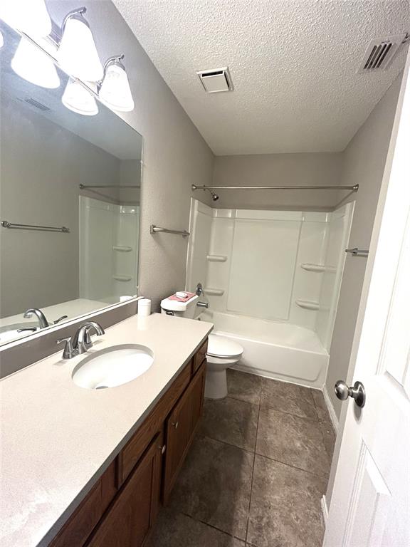 8625 Douglas Avenue Property Photo 8