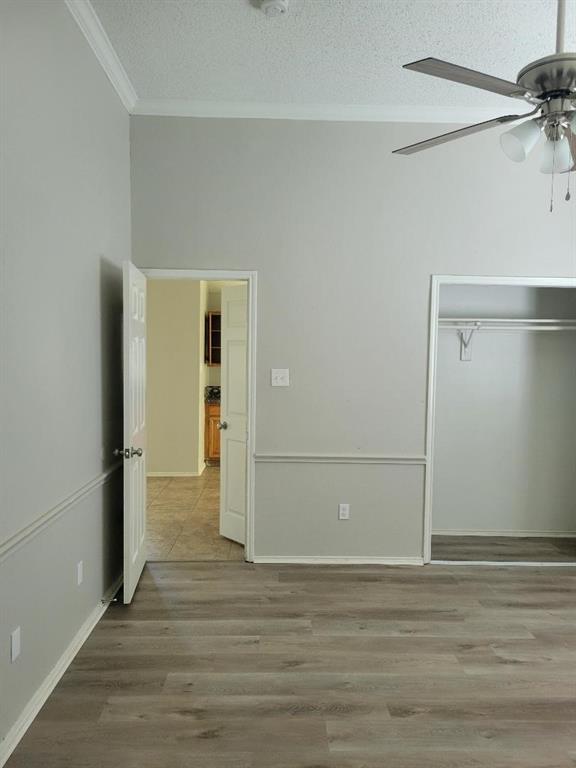 8625 Douglas Avenue Property Photo 14