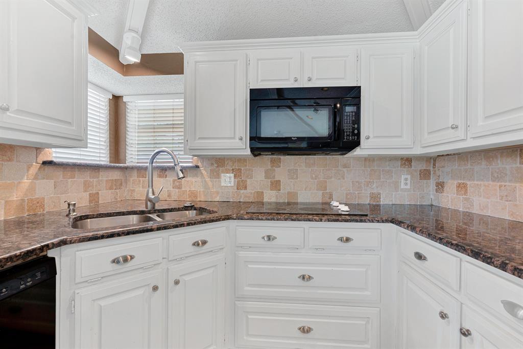 4445 Jenning Drive Property Photo 9