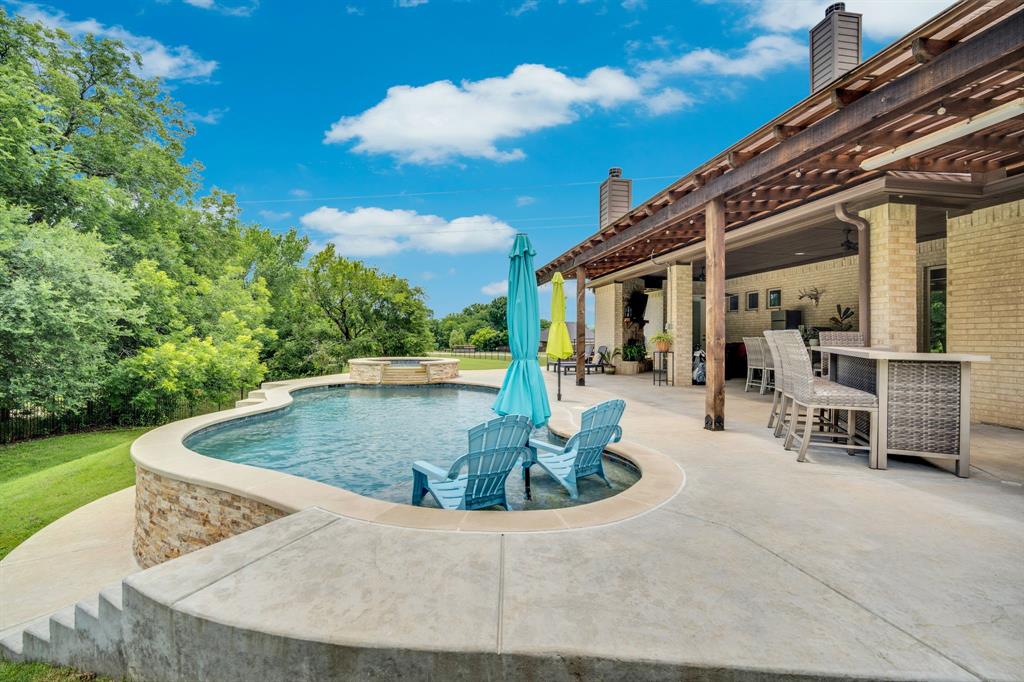 1310 Rustic Ridge Property Photo 4