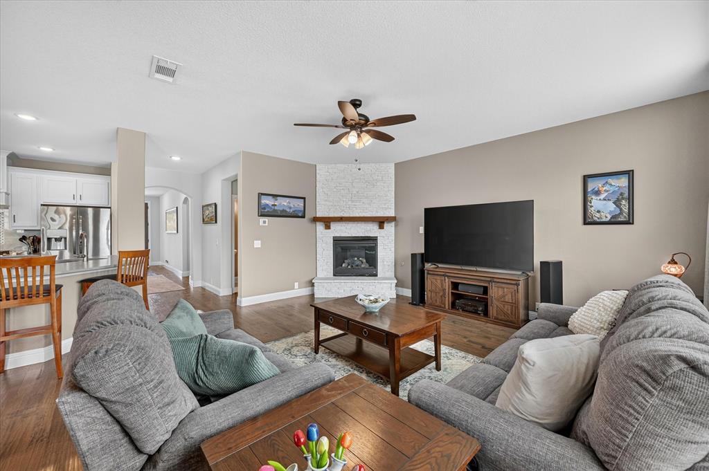 1943 Silverleaf Drive Property Photo 7
