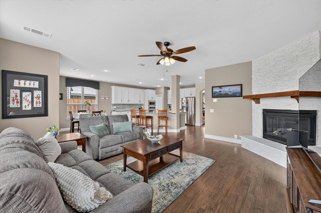 1943 Silverleaf Drive Property Photo 8