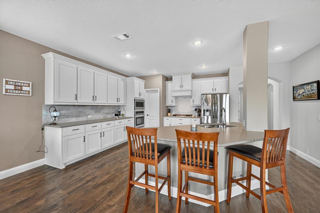 1943 Silverleaf Drive Property Photo 12