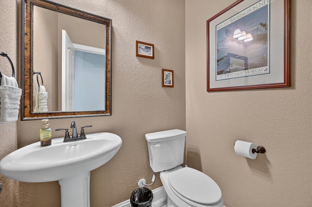 1943 Silverleaf Drive Property Photo 14