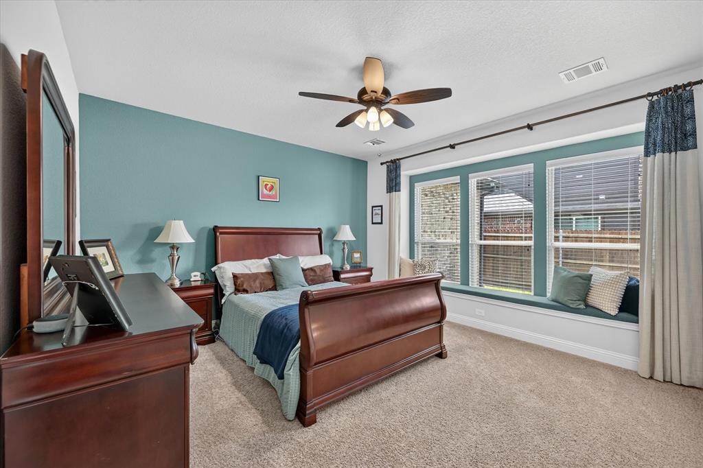 1943 Silverleaf Drive Property Photo 15