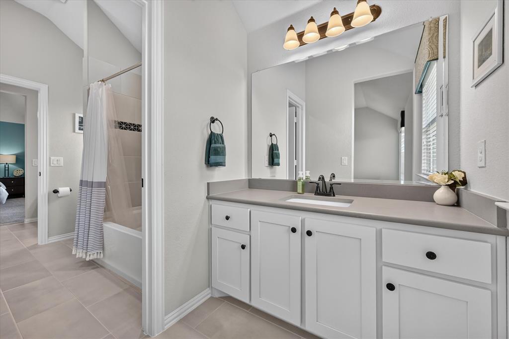 1943 Silverleaf Drive Property Photo 26