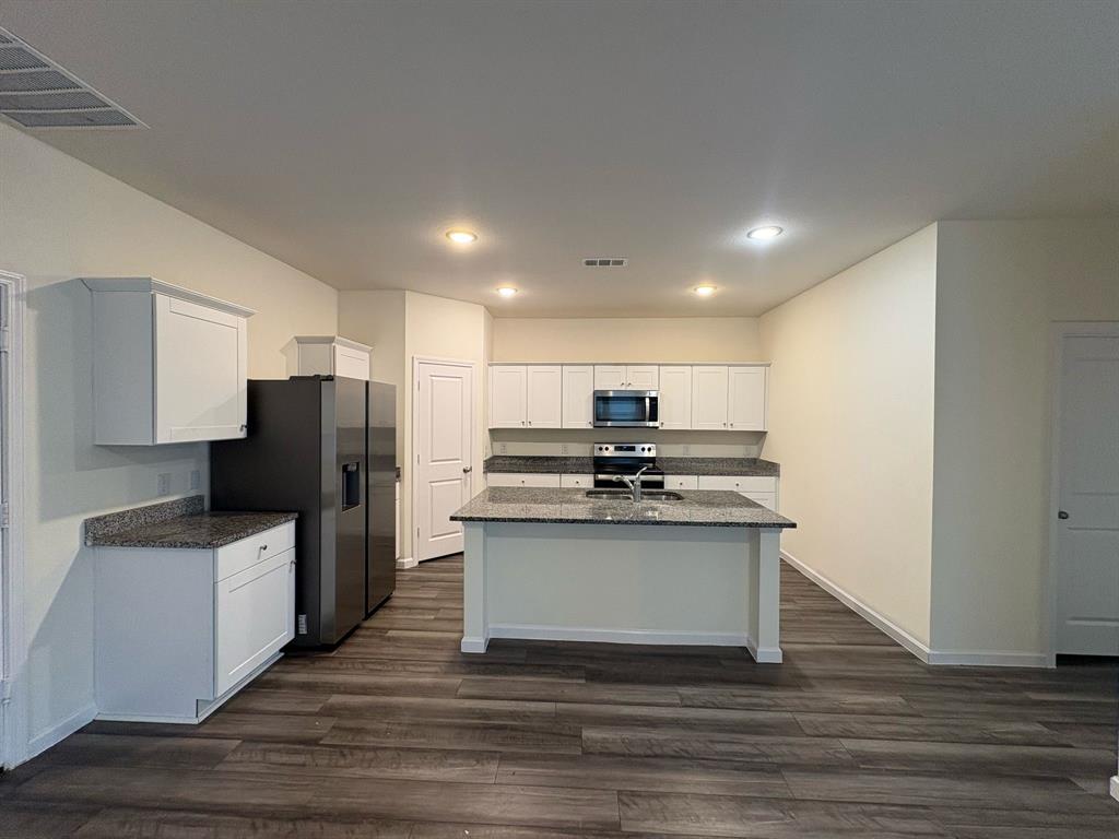 408 Forest Street Property Photo 10