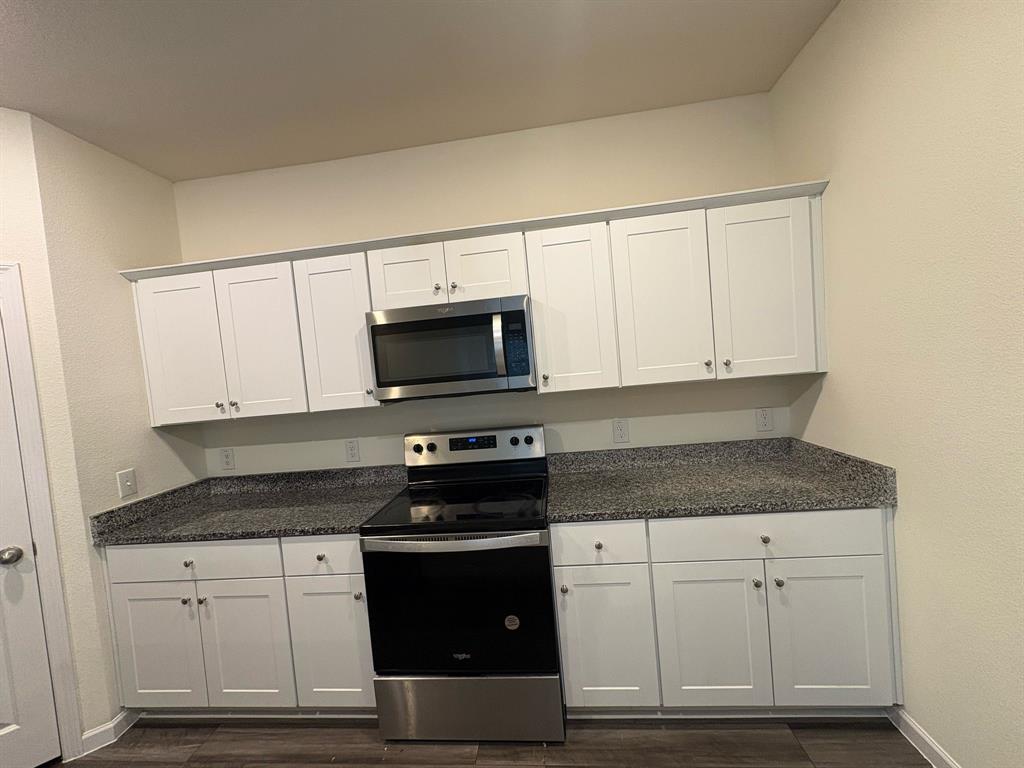 408 Forest Street Property Photo 11