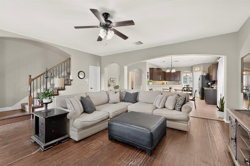 201 Sandy Creek Way Property Photo 7