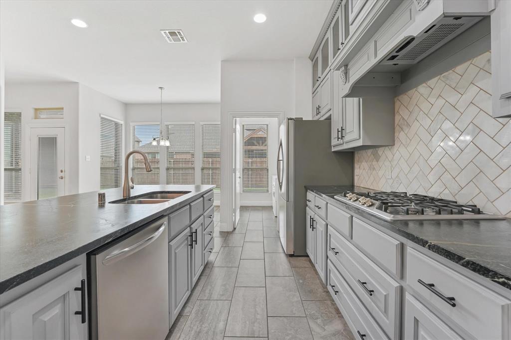 518 Sun Meadow Drive Property Photo 16