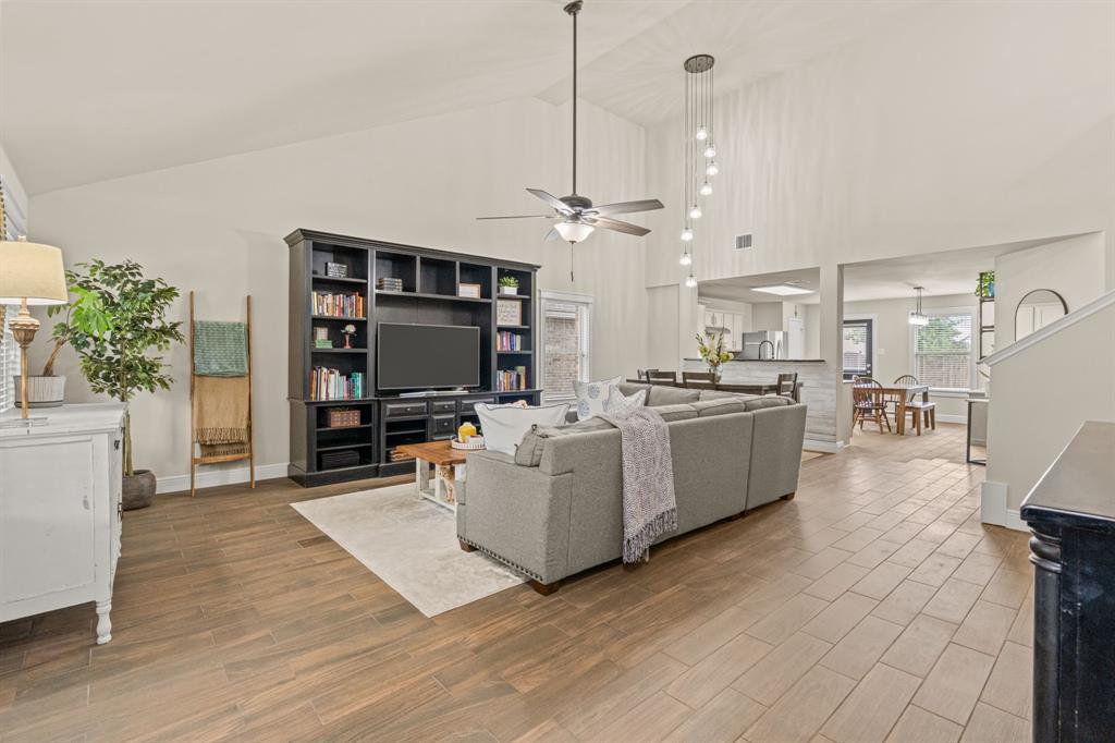 433 Andalusian Trail Property Photo 4