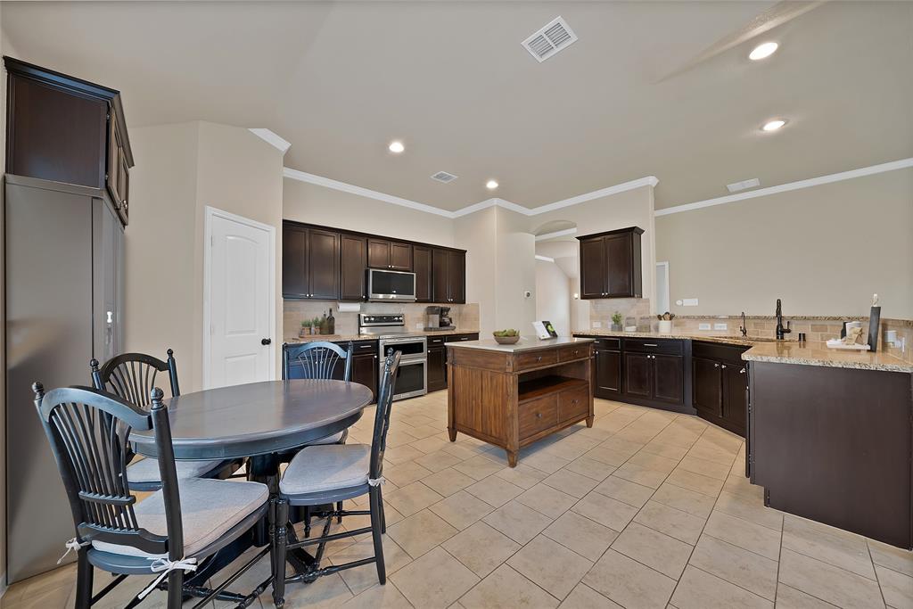 11713 Cape Cod Springs Drive Property Photo 6