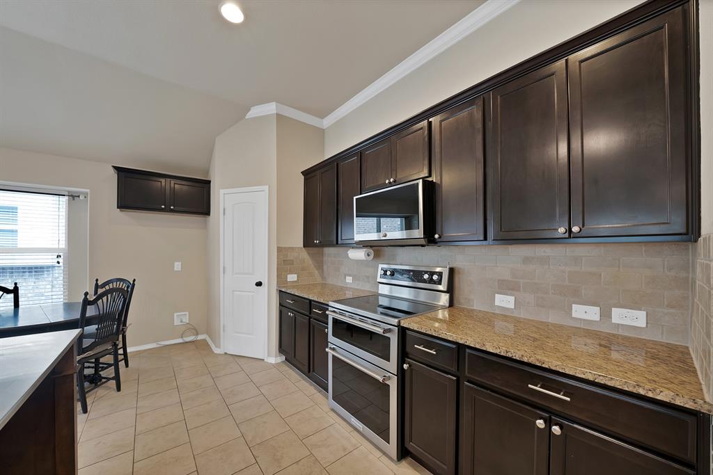 11713 Cape Cod Springs Drive Property Photo 9