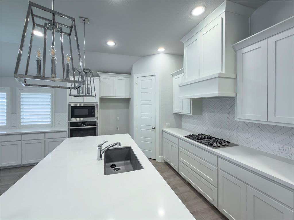 1708 Red Rose Trail Property Photo 8